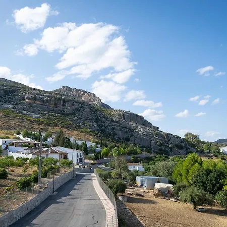 Vista A La Sierra 2*