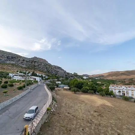 Vista A La Sierra 2*