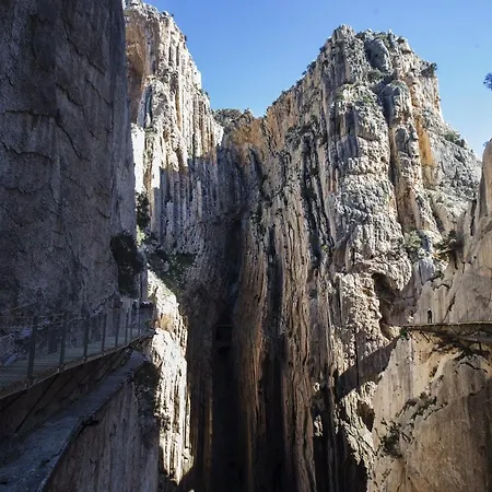 Vista A La Sierra